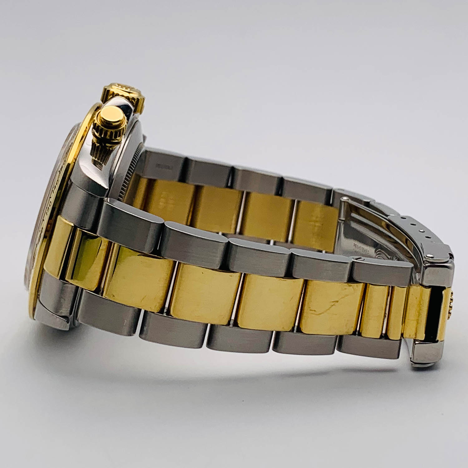 Rolex Cosmograph Daytona 40MM Champagne Dial Two-Tone Oyster Bracelet (16523)