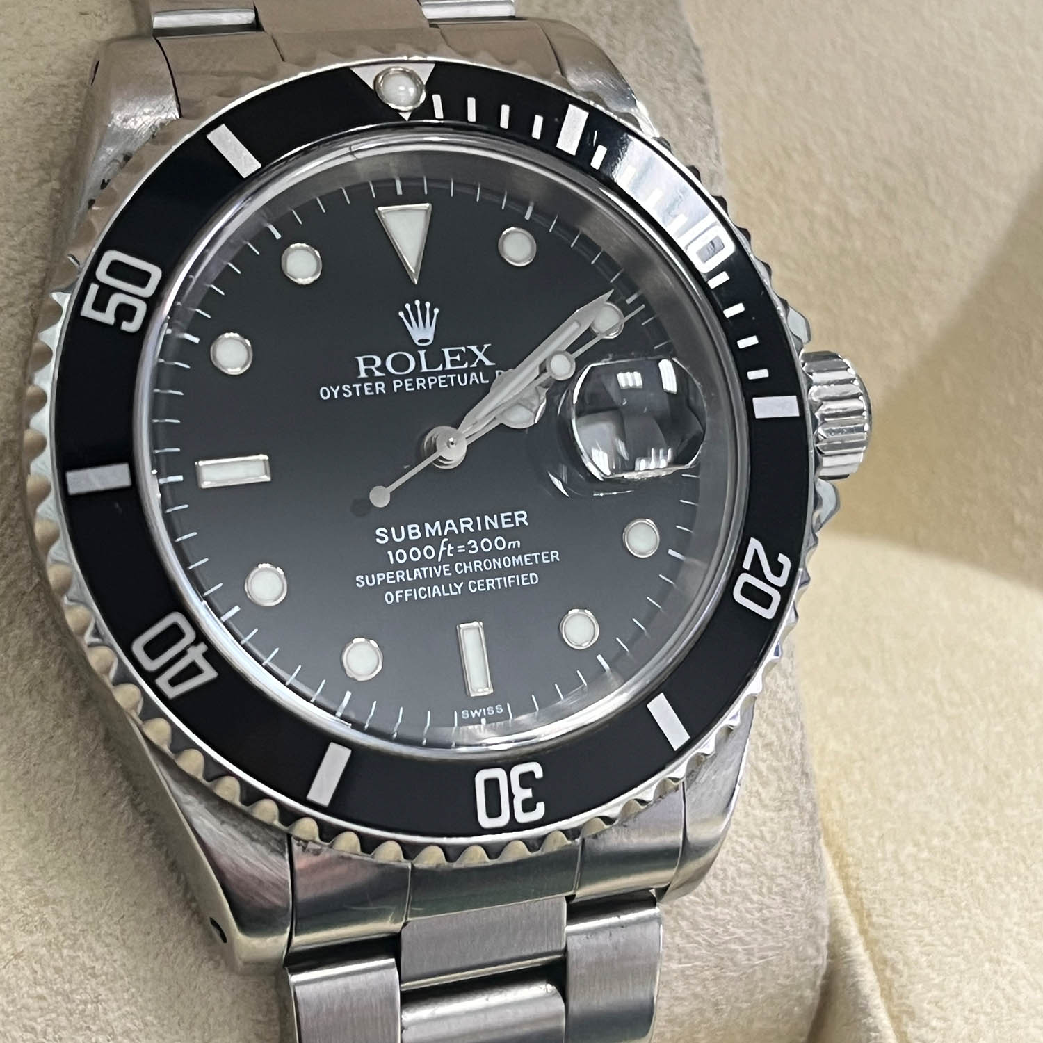 Rolex Submariner Date 40MM Black Dial Oyster Bracelet (16610)