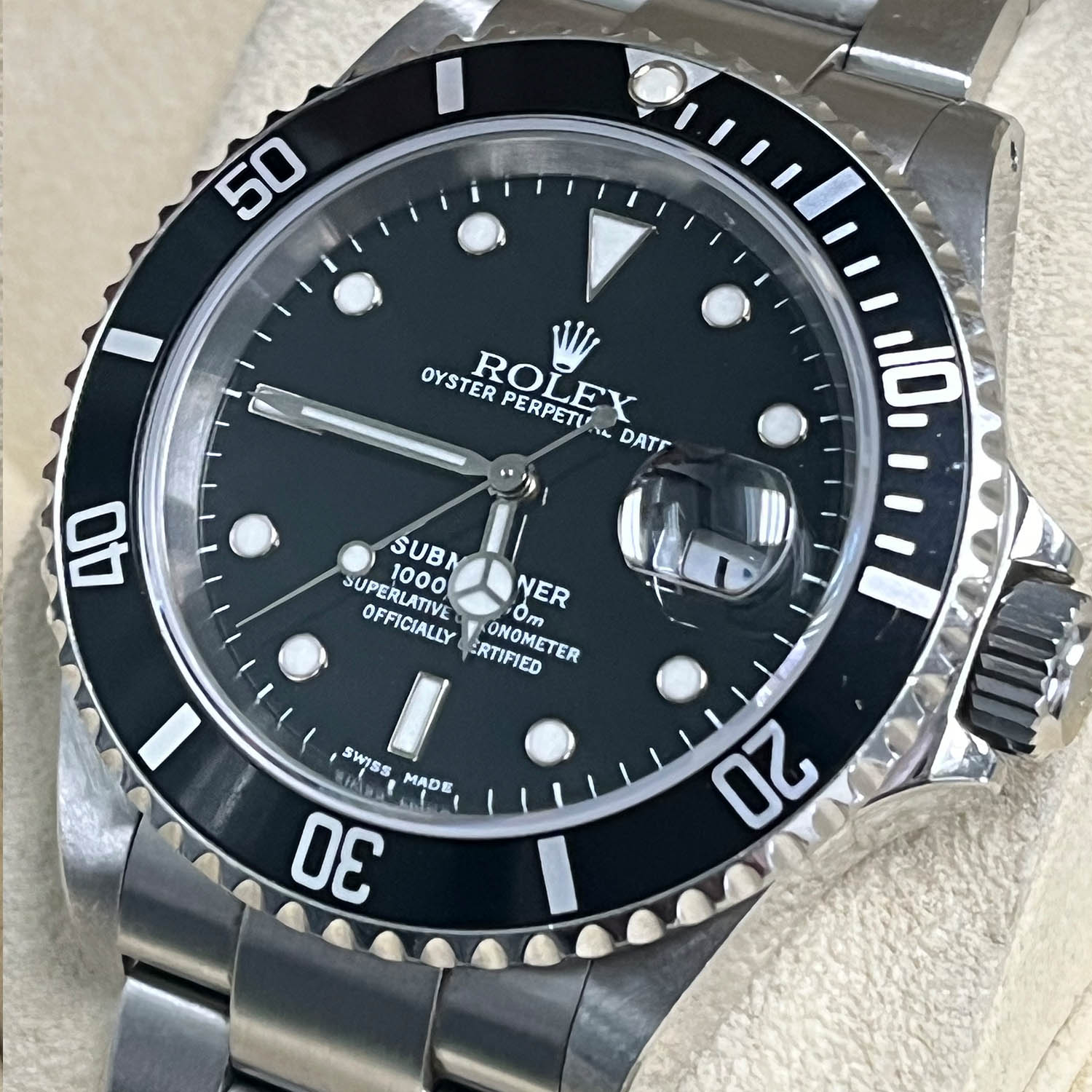 Rolex Submariner Date 40MM Black Dial Oyster Bracelet (16610)